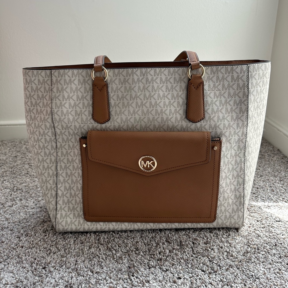 NWOT Michael Kors Joey Medium Tote